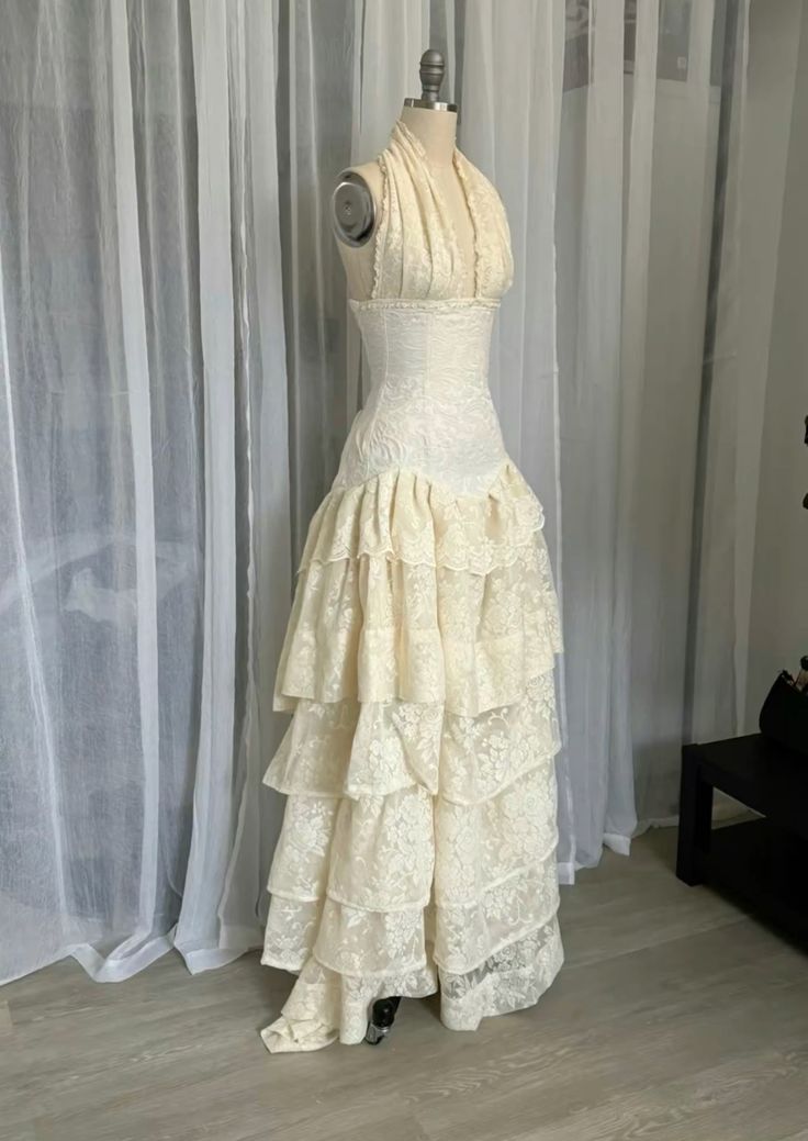 Champagne Lace Bridal Gown Halter Wedding Dress fg7198