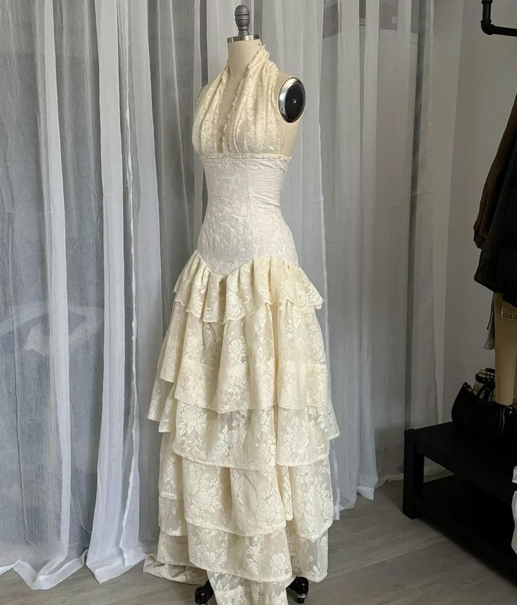 Champagne Lace Bridal Gown Halter Wedding Dress fg7198