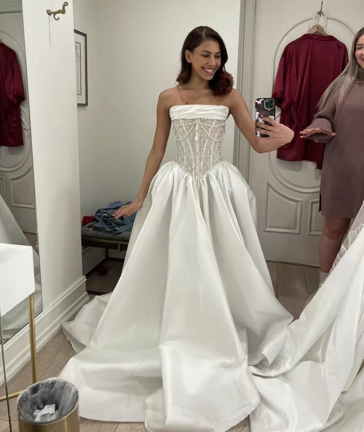 A Line Stunning Strapless Satin Wedding Dresses With Beads fg7297