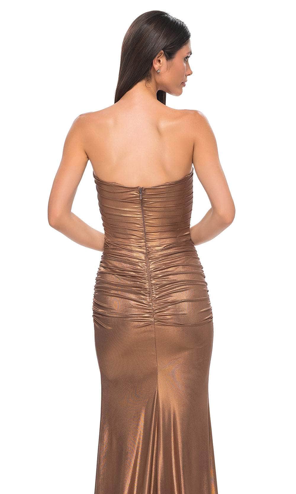 La Femme 33007 - Sweetheart Ruched Metallic Prom Gown